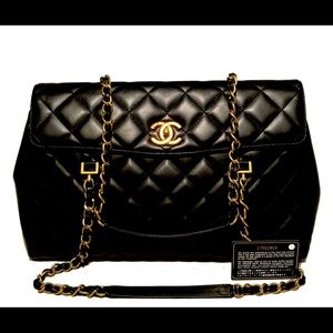 Chanel quilted shoulder bag